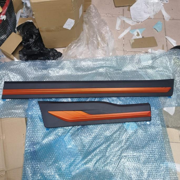 适用于吉利博越X前后车门装饰条防撞条防撞条车身装饰条橙橘色亮