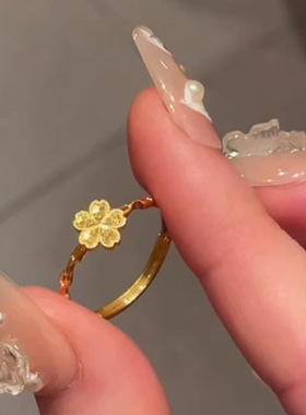 小红书爆款爆闪五叶小花戒指2025新款古法锤纹碎冰冰小金花指环