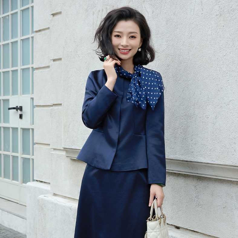 西子/【凯特花瓣】高级感气质丝毛缎圆领藏蓝色外套女装/WTBH2095