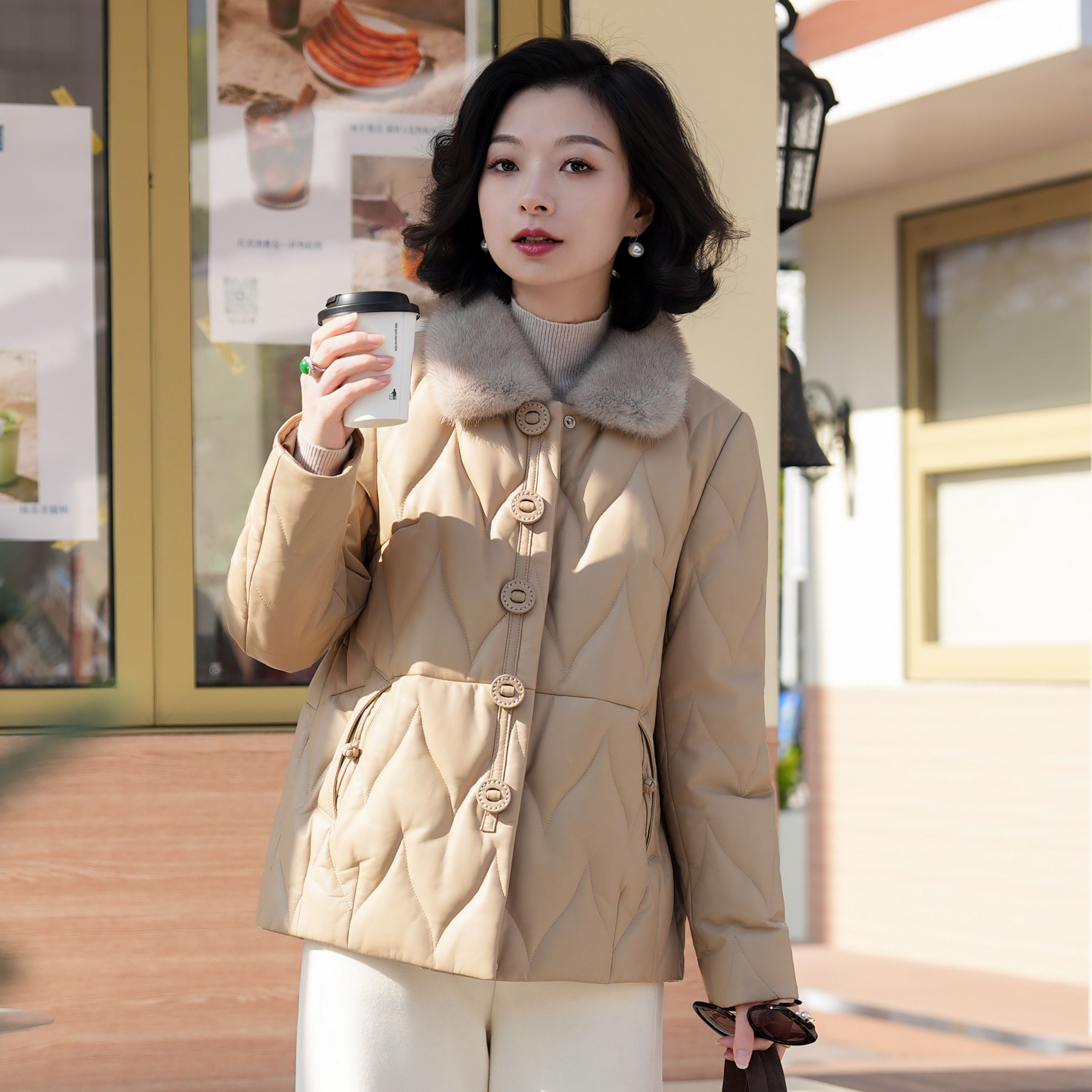 水貂毛领羊皮轻奢保暖短款羽绒服
