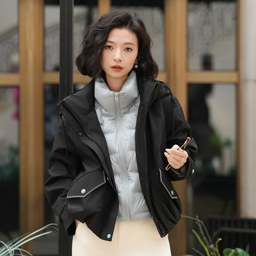 90鹅绒三合一户外冲锋衣羽绒服女