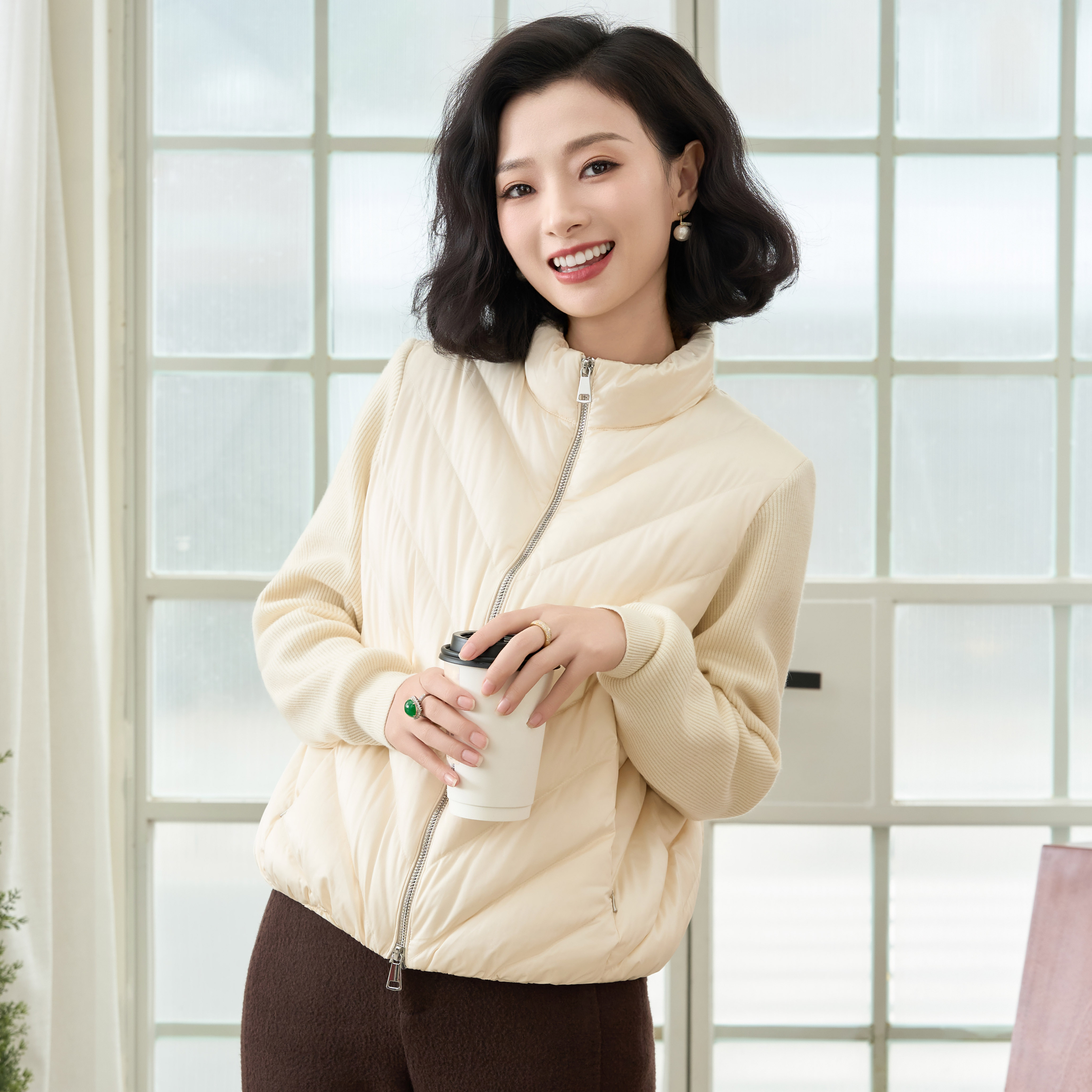 西子排骨绗缝拼针织袖羽绒服女装