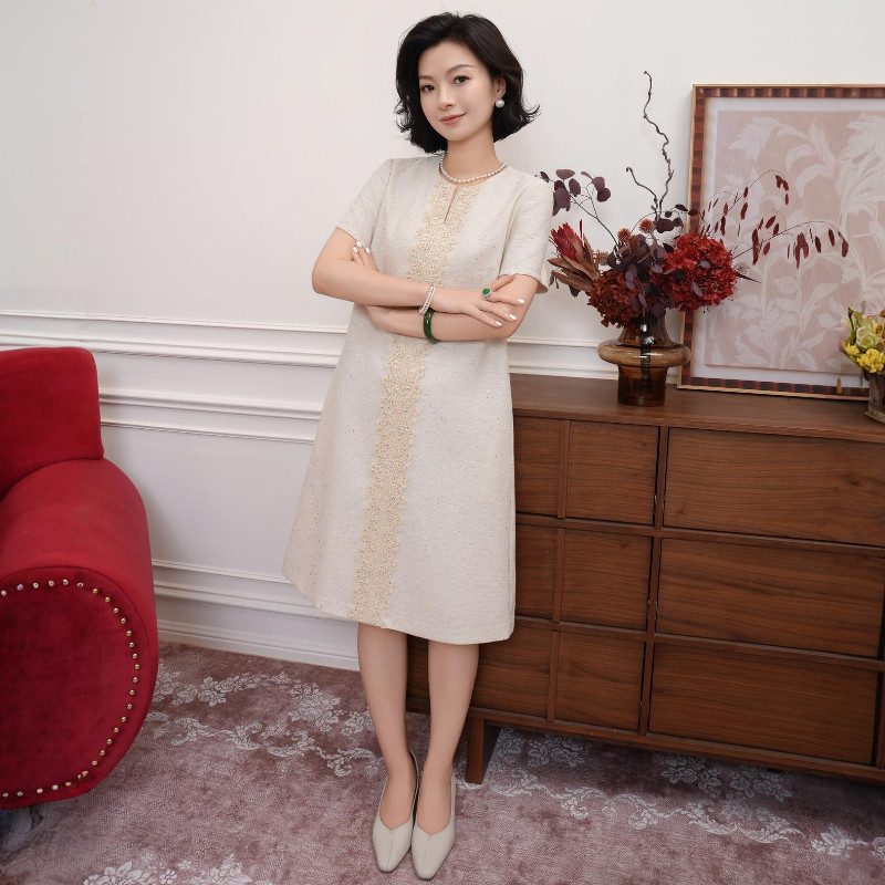 西子/【香草玛奇朵】醋酸混纺定位珠片纱蕾丝花边连衣裙女/LT0065