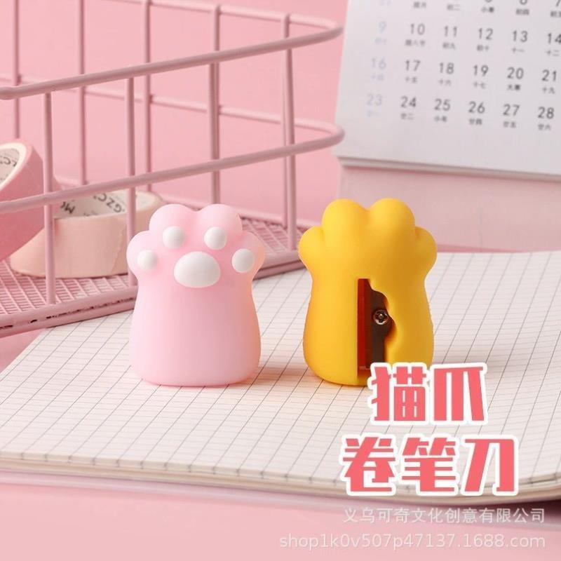 卡通造型卷笔刀小学生小型便携款手动转笔刀铅笔削笔器幼儿园熊猫