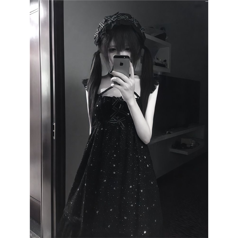 小个子亚萌感甜美兔兔开衫+黑色系小吊带裙两件套女