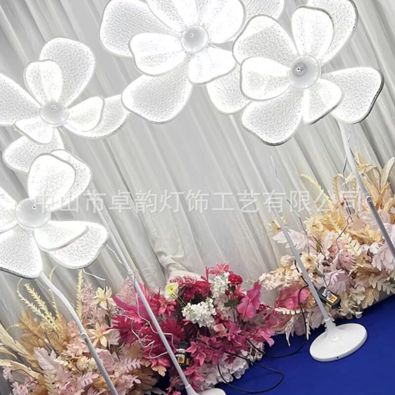 新款婚庆道具牡丹花发光路引灯t台蕾丝铁艺舞台场景装饰布艺