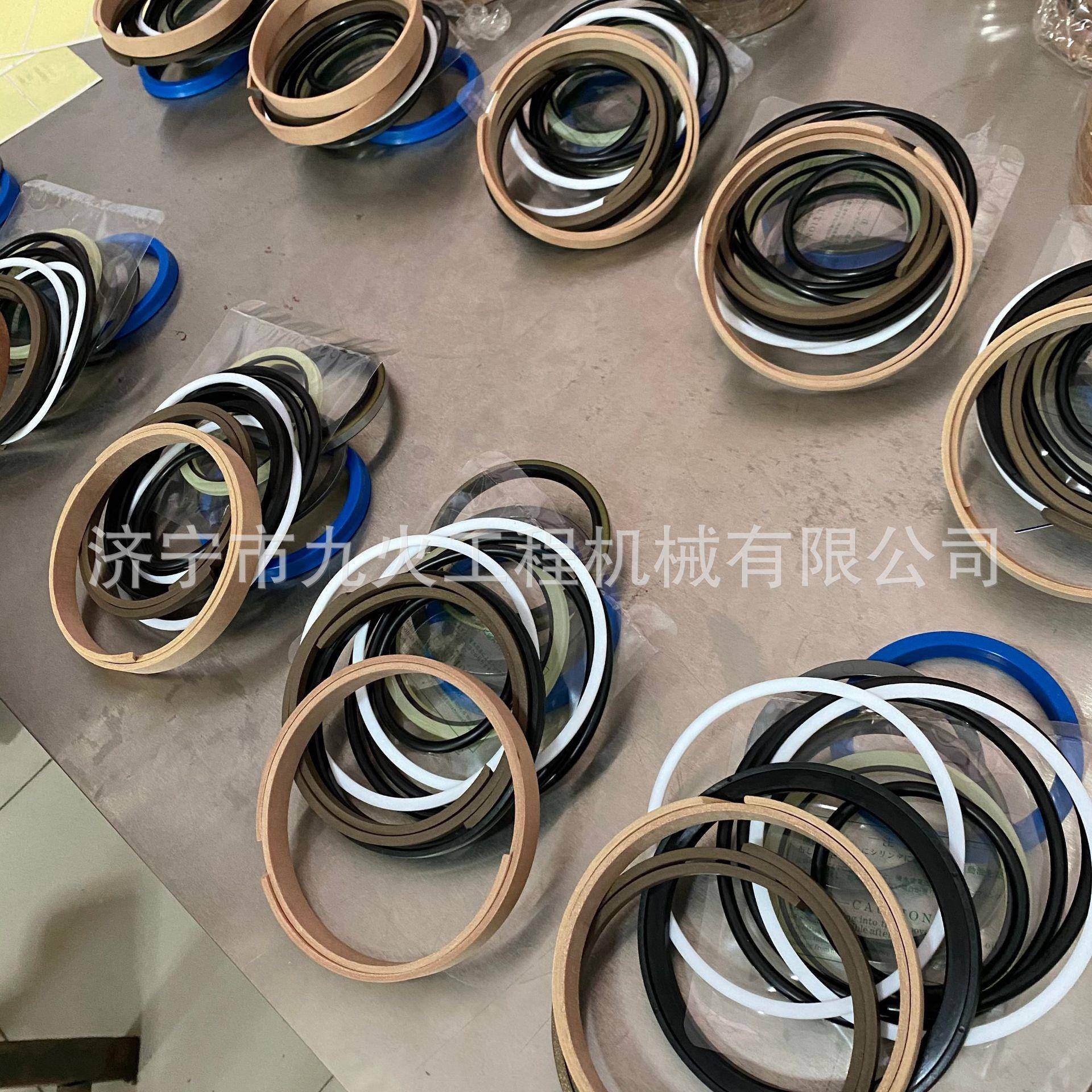 6臂挖010738用于三一掘机SY215斗杆KEC油缸3修理包中油缸密封