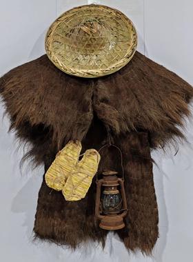 怀旧老物件老旧蓑衣斗笠帽手工草鞋农家乐挂件民俗馆展览摆件道具