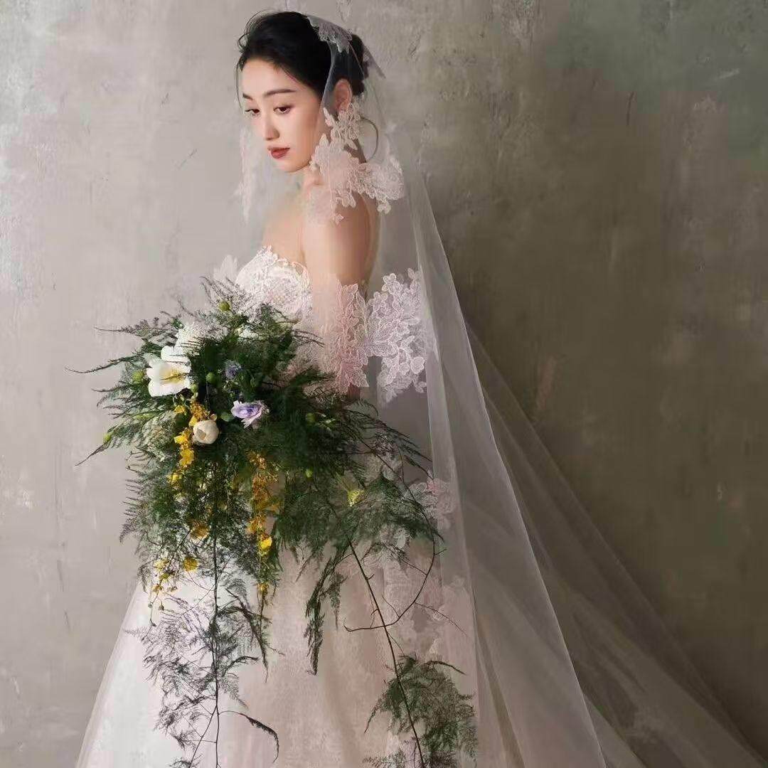 韩国纱高级感彷真瀑布手捧花摄影样片道具跟妆凹形森系超仙手捧花