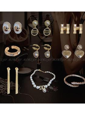 样板间衣帽间首饰项链耳环戒指衣柜陈列梳妆台软装家居装饰品摆件