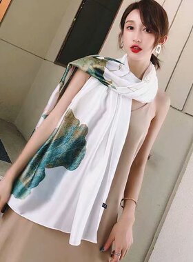 ins设计荷花印花仿真丝围巾女 丝滑珠光感空调大披肩防晒沙滩丝巾