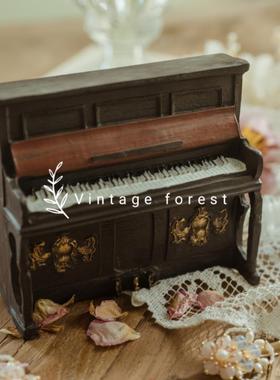 外贸ZAKKA杂货树脂做旧做脏复古迷你小钢琴拍摄道具家居工艺摆件