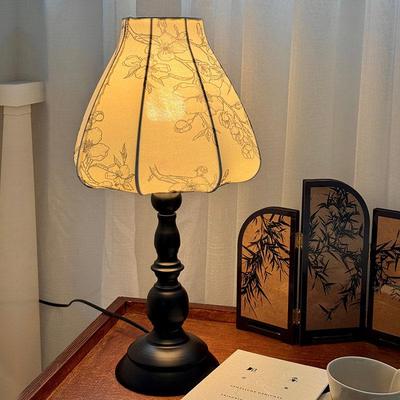 法式中古布艺碎花台灯书房卧室床头灯小清新触摸调光装饰气氛灯