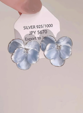 蓝色渐变耳钉花朵花瓣独特漂亮耳环滴油度假风巨好看2026耳饰女