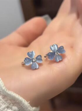 森系冰透雾蓝色四叶花耳扣时尚耳环轻奢超仙清冷气质百搭耳饰女
