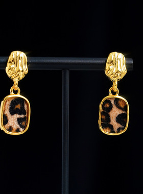 秋冬新品几何褶皱方形黑色豹纹小巧时尚耳环黄色豹纹复古气质耳饰