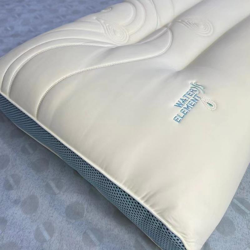 源头厂家头水光乳胶成人人护颈透枕气舒适呵护枕高回弹成凉感乳胶