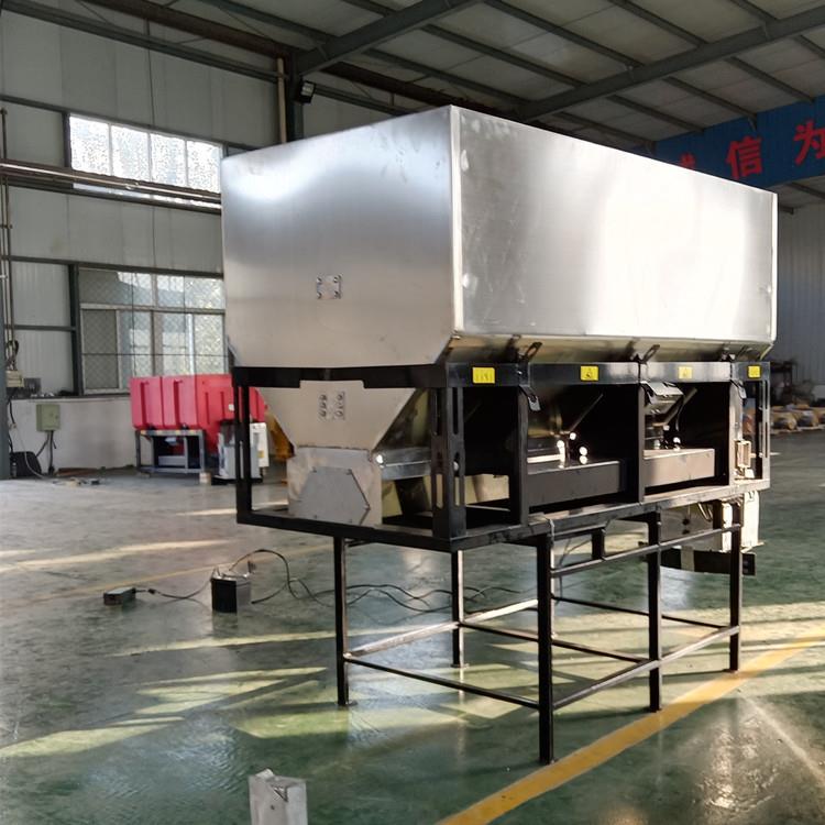 0.5车立路方小型载式融雪撒布机皮卡LZL挂车式公撒盐机融雪剂撒布