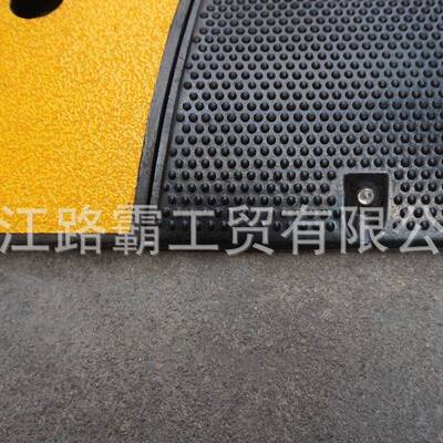 源头工厂橡胶减速板1830*300*60mm线槽减速带出口型道路交通设施