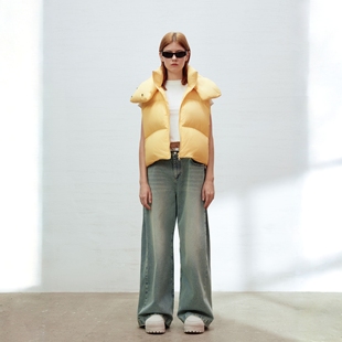 YANGYUQING设计师品牌廓形可爱短款 云朵羽绒马甲25AW