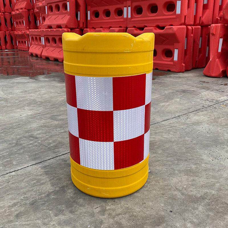 贵州滚塑水马防撞桶圆柱形塑料隔离桶高速路口道路交通注水警示