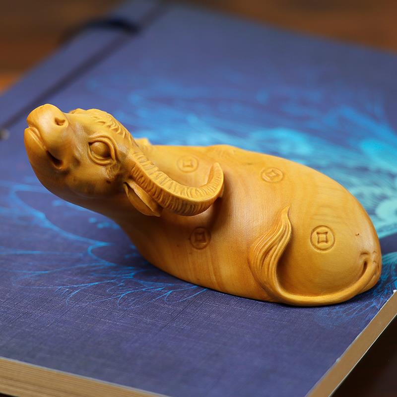 小叶黄杨木雕牛扭转乾坤手把玩件财牛气冲天小摆件生肖手工艺品