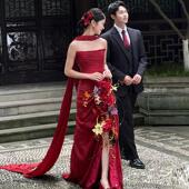 新中式 喜嫁婚纱照新娘手拎竹节手环红色手捧花覆古红礼服彷真花束