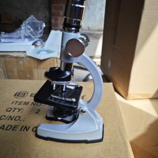 库存积压宝视德儿童显微镜50-1200倍放大镜生物带灯学生光学科学