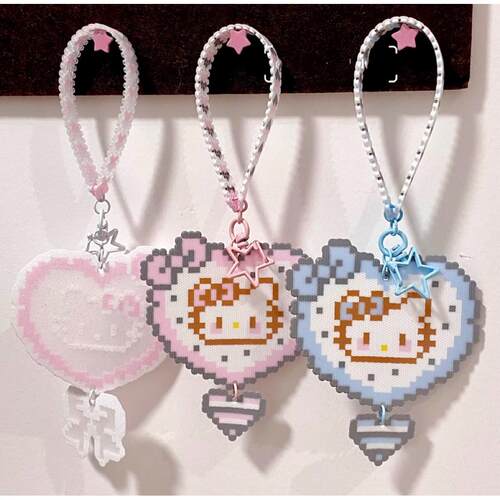 拼豆成品HelloKitty卡通可爱挂件钥匙扣手工制作益智玩具像素周边