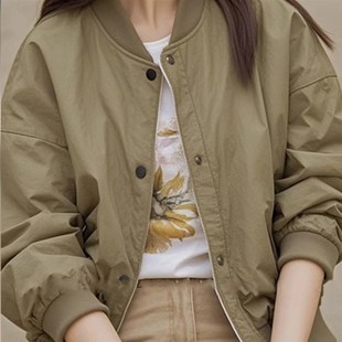 浅绿色棒球服外套女2025新x款爆款秋季高级感小个子短款夹克上衣
