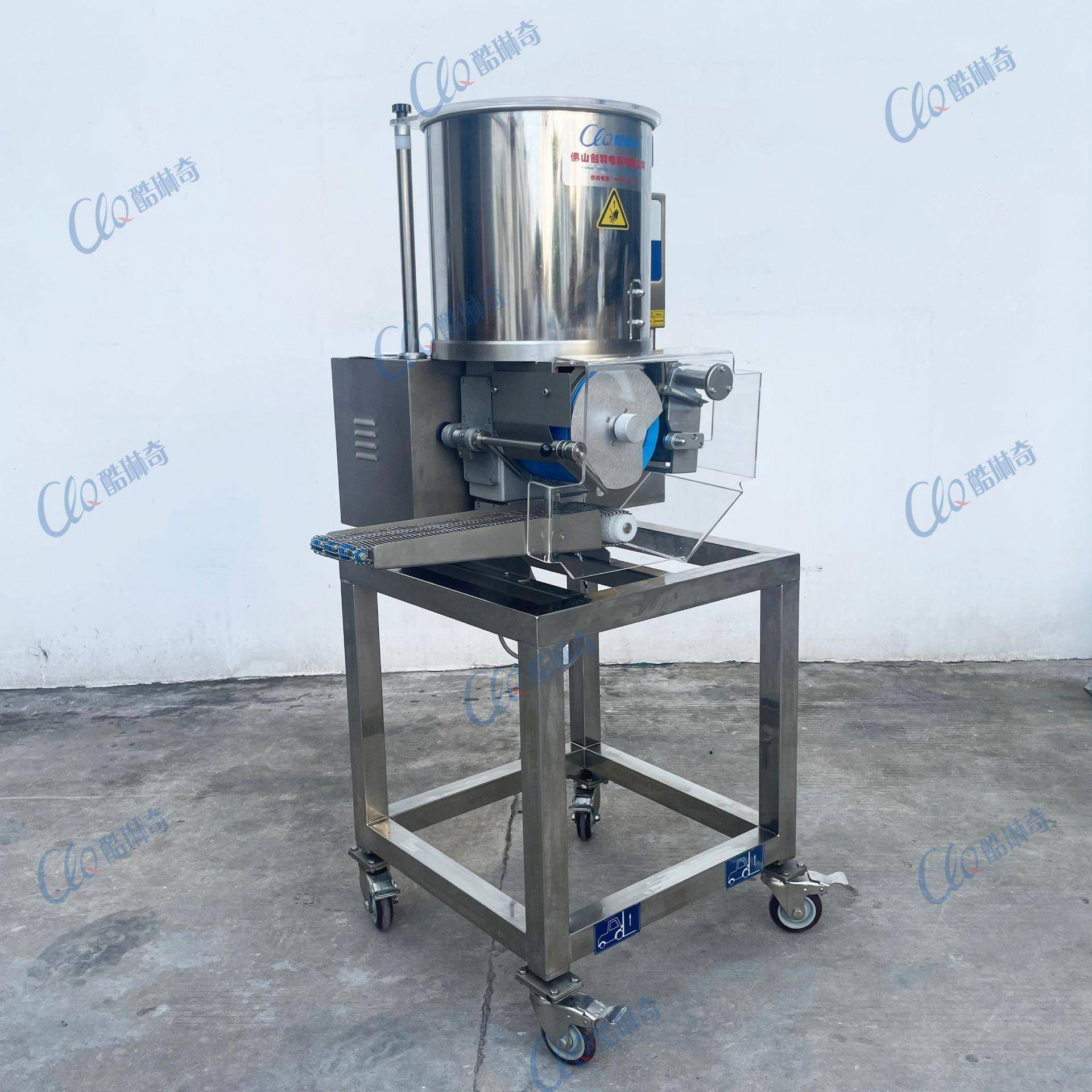 汉堡肉饼塑型机 带纸膜成型机鸡排鱼排肉饼成型机素饼土豆压饼机