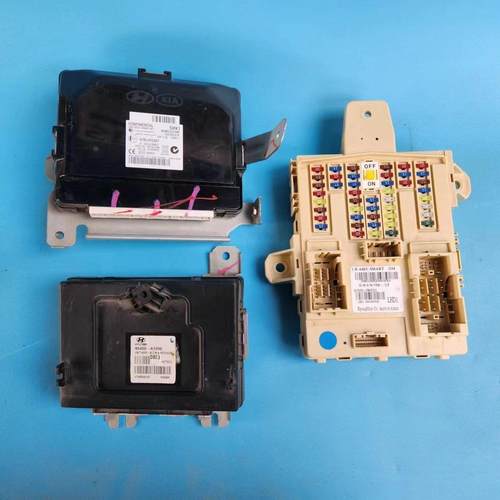 现代13-15新型升达车身保险丝盒中央控制Bcc控制盒智能盒钥匙控制