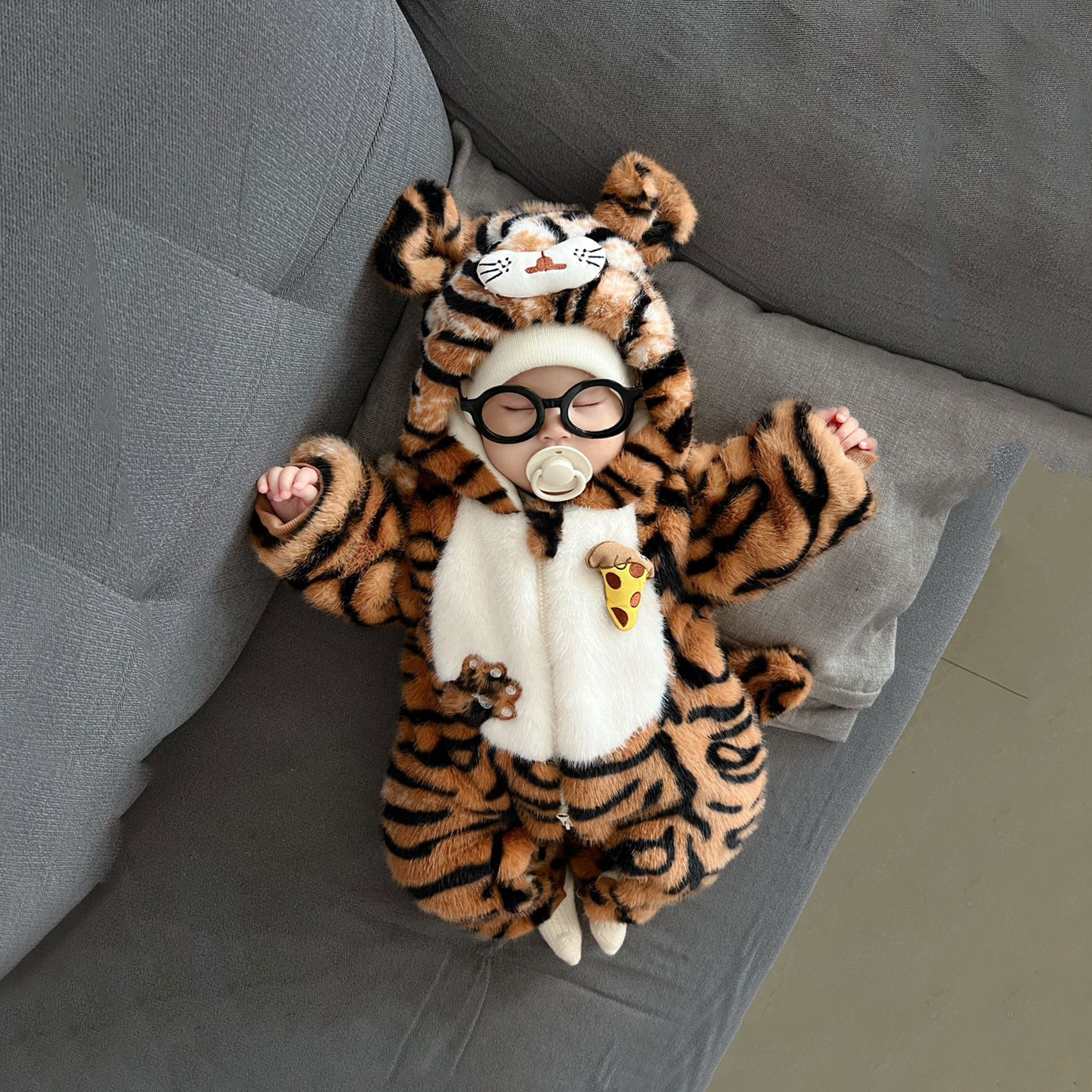 宝宝连体衣冬季加厚外套