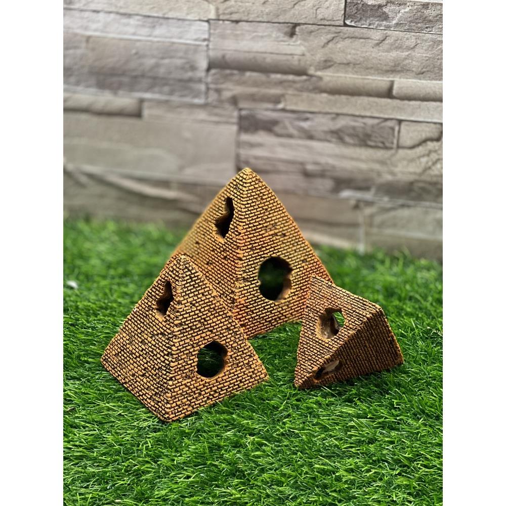 金字塔爬行动物繁殖箱火玫瑰蜘蛛雨林蝎子豹纹壁虎园林绿化树洞庇