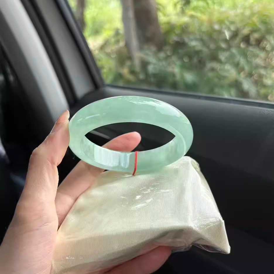 玉长情【绿枝系列】翡翠玉手镯子