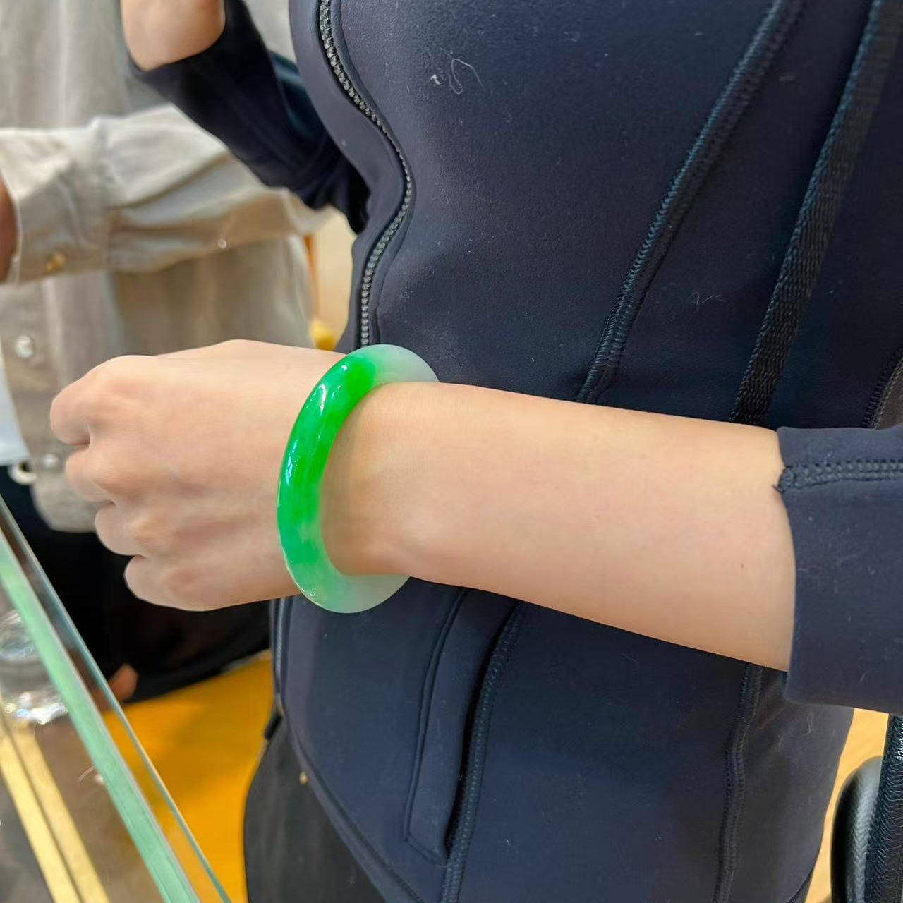 玉长情【山青系列】高端缅甸翡翠冰种飘花玉手镯子白底青阳绿处理