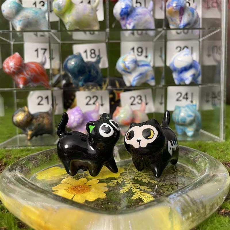 【卡通手绘】一只自信的小猫先生4.8cm檀木飘漆工艺 一物一拍