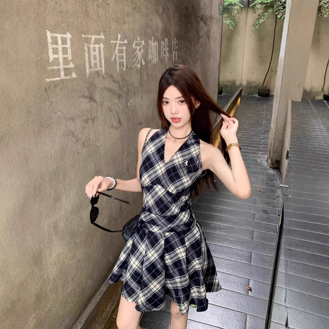 黑白格子v领挂脖系带连衣裙女