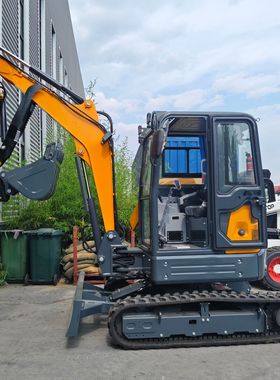 4吨挖掘机动臂侧摆EPA出口意大利Excavator with  branded engin