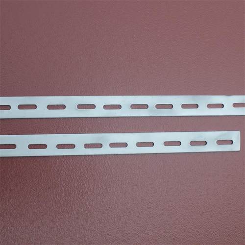 镀锌扁铁带孔扁铁条冲孔铁片接地扁铁40*4扁铁30*3铁50*5孔位