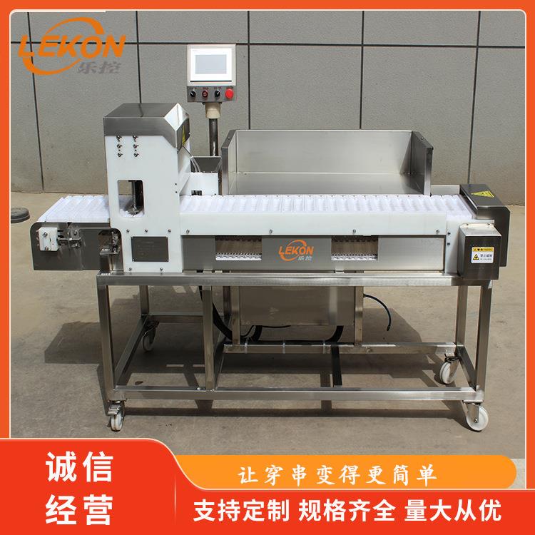 多功能鸡脖子鸡胸肉穿串机海带豆腐皮穿串设备用途广泛