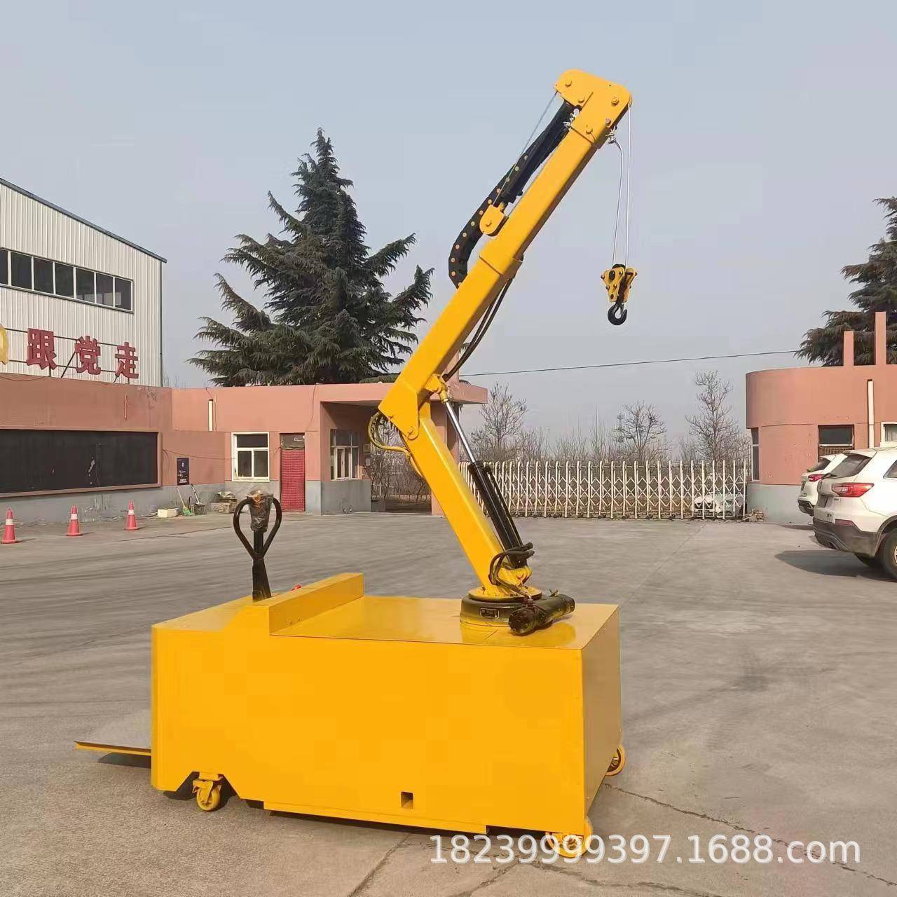 机械重型移动式液压吊机2吨站立式行走吊机注塑车间吊模具