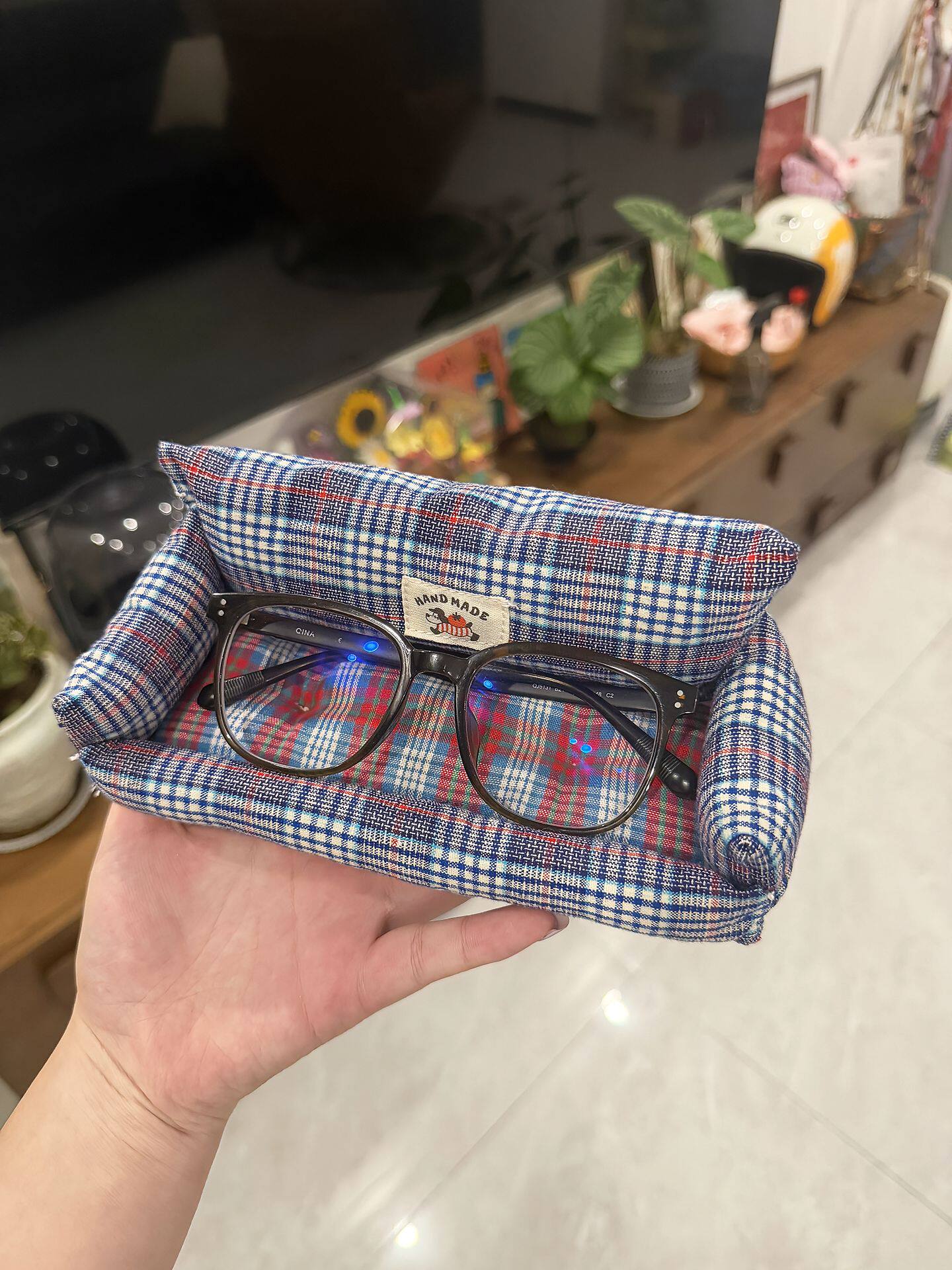 同款蓝色格子迷你小沙发收纳可爱桌面装饰摆件眼镜收纳送礼物