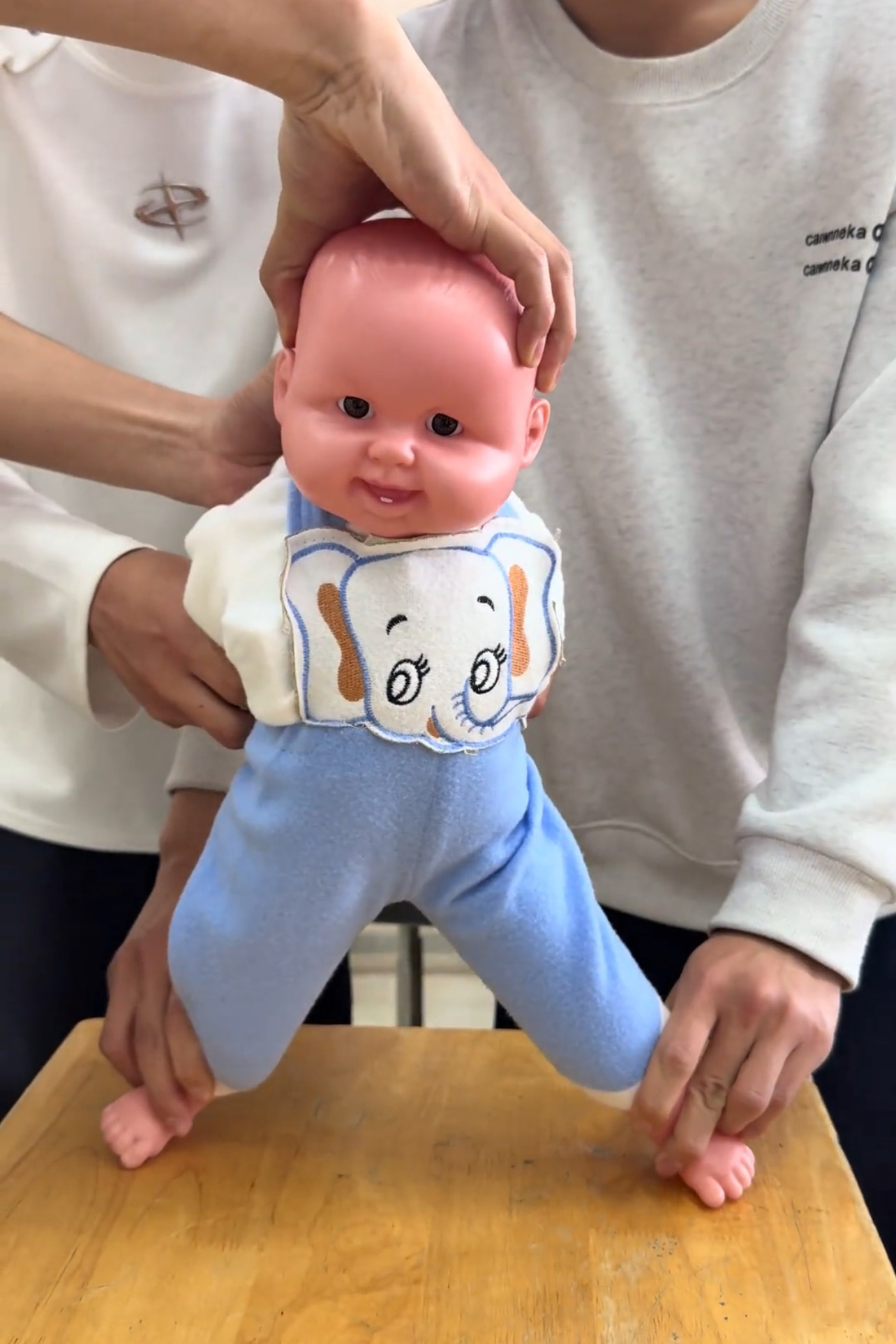 培训仿真婴儿抖音同款大象连体衣洋娃娃模型软胶教具宝宝玩具