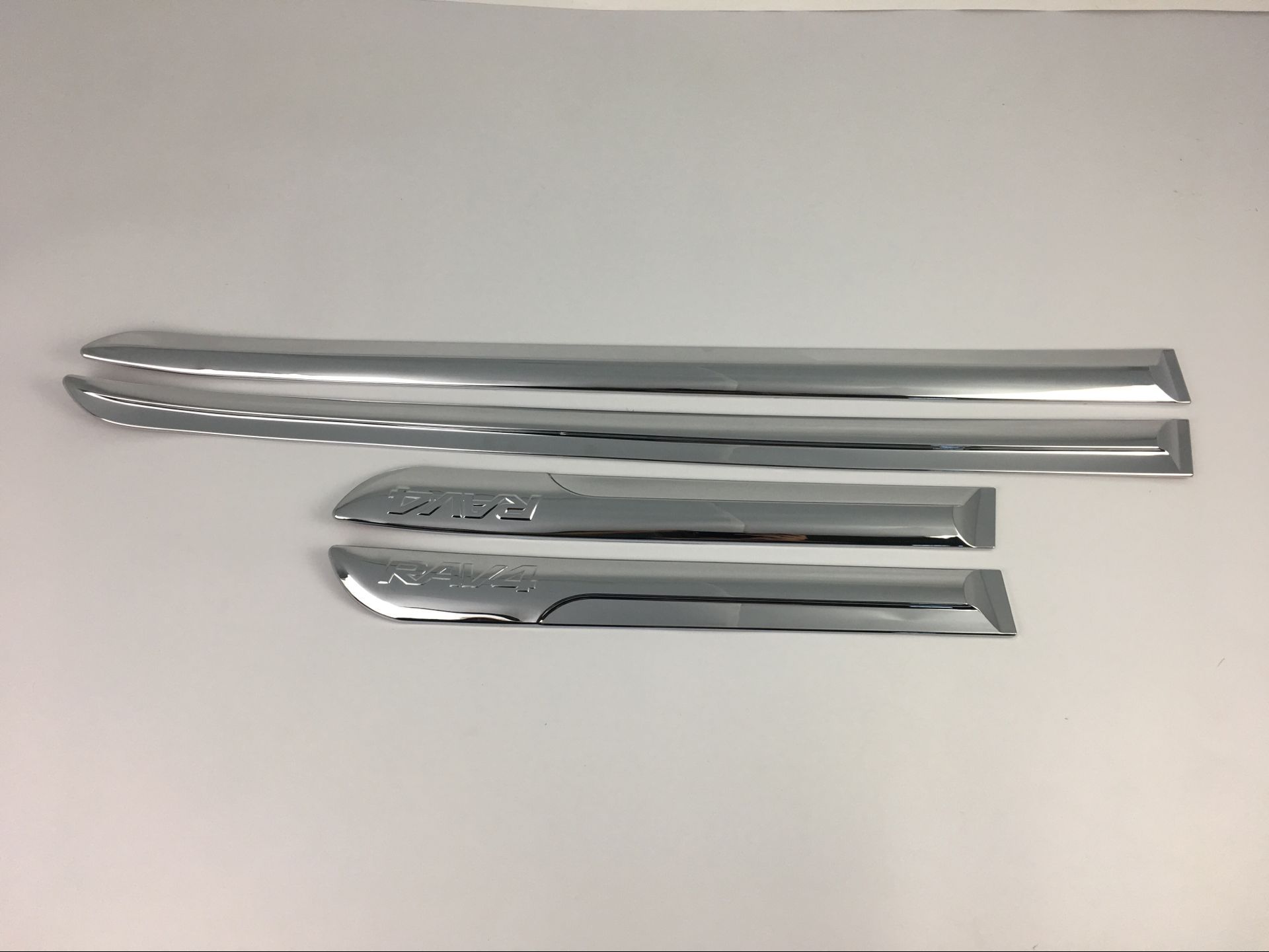 09-13RAV4门边条车身防擦条