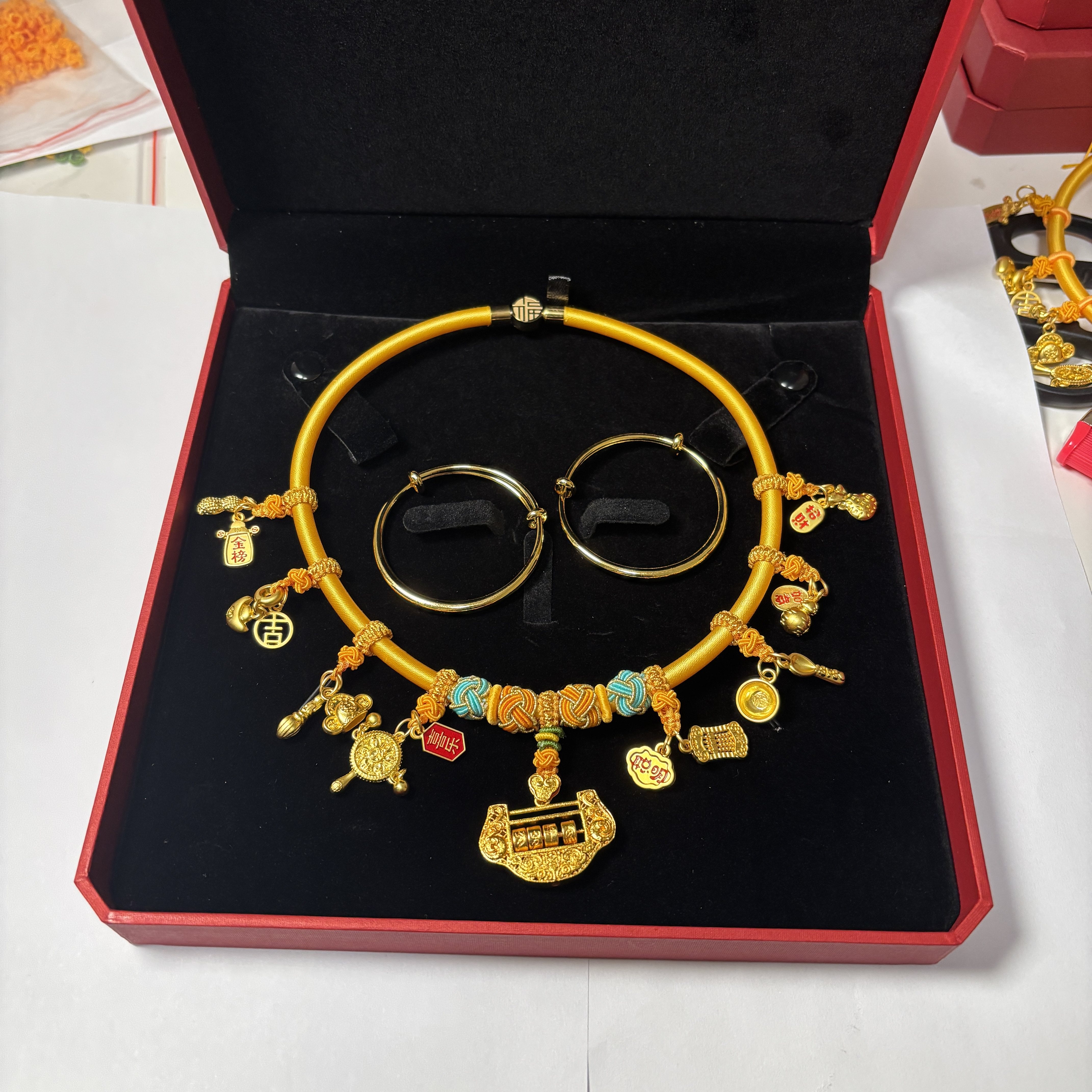 宝宝婴儿周岁生日抓周拍照戴金道具套装金锁平安锁项圈项链礼物