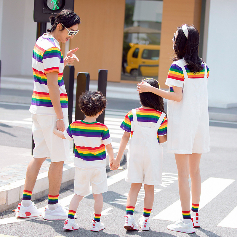 白色背带裤亲子装夏季彩虹条纹短袖母女父子套装纯棉上衣可爱童装