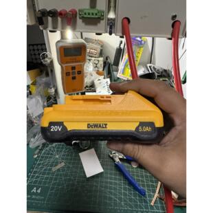得伟18V20V锂电池21700电芯兼容Dewalt20V锂电池适用DCB105DCB118