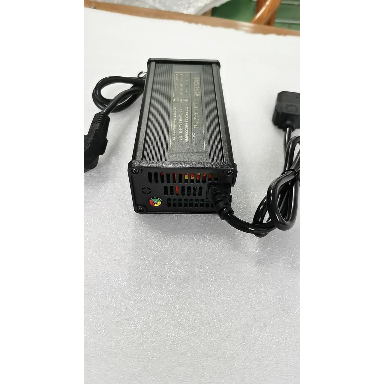 叉车专用锂电池73V10A水牛头五段充电0V启动多重保护更安全更稳定