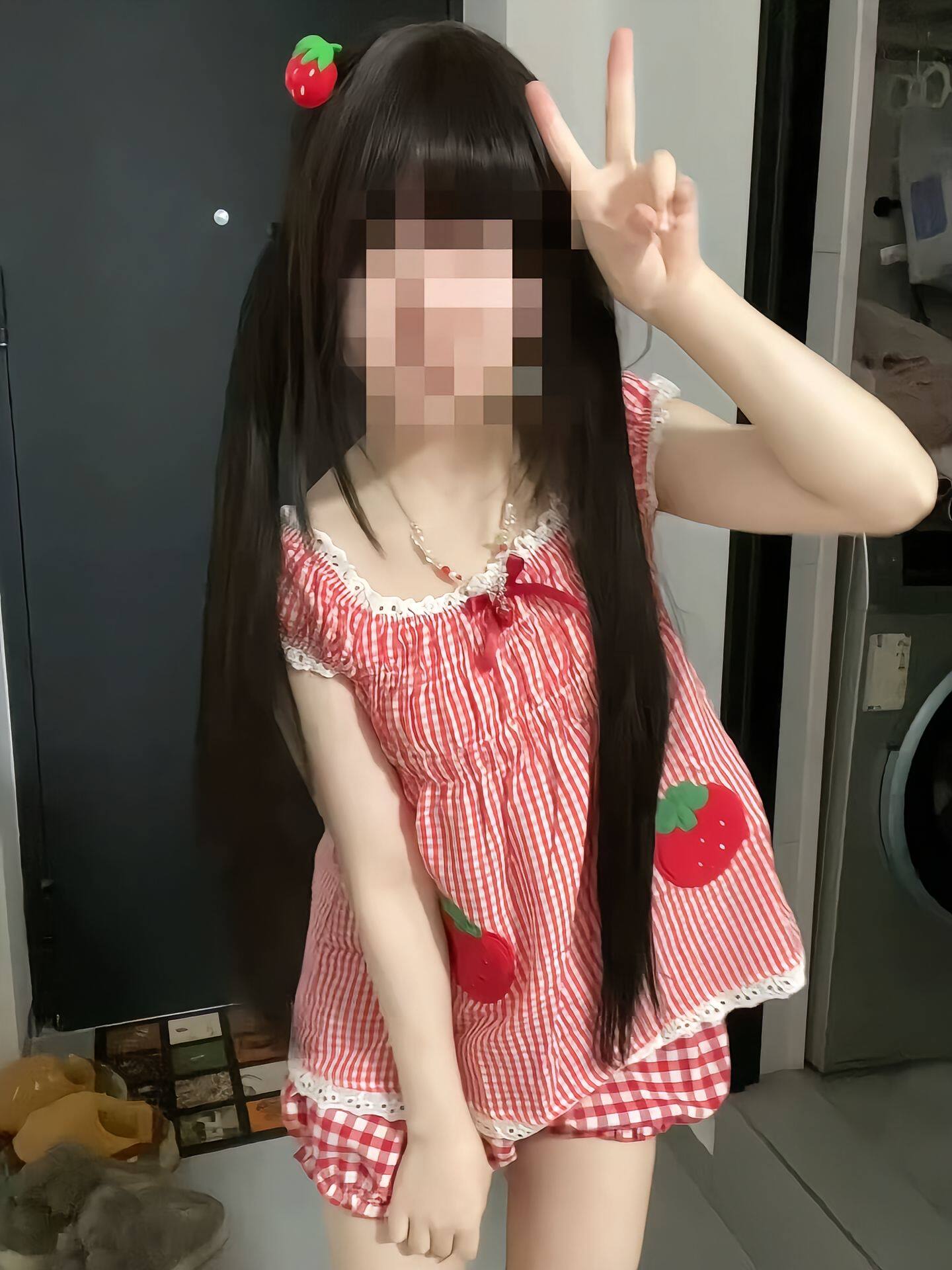 夏日日系甜美风T恤新款红色格子小草莓可爱背心2026超萌上衣
